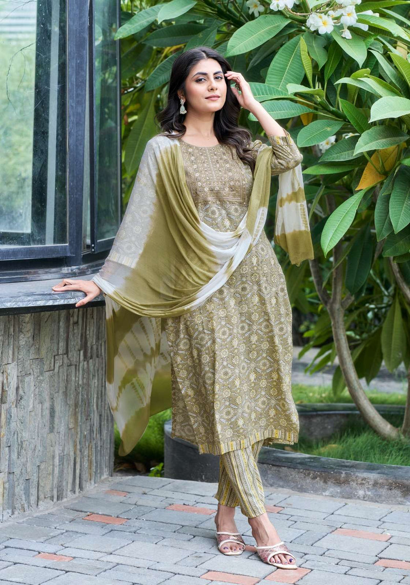 Mystic 9 Shagun Vol 4 Rayon Foil Print With Embroidery Kurti With Nazmin Dupatta Combo Set