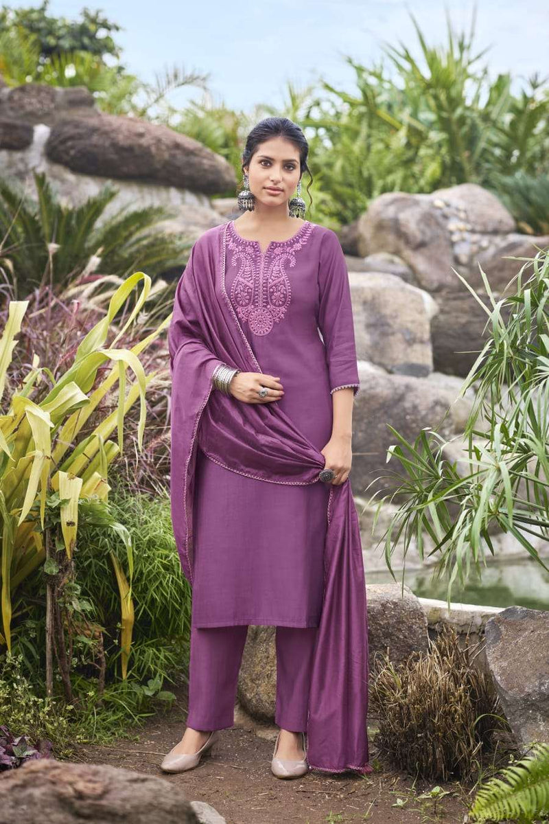 Ossm Nargis Viscos Heavy Thread Embroidery Festiv Wear Kurti Pant Dupatta Set