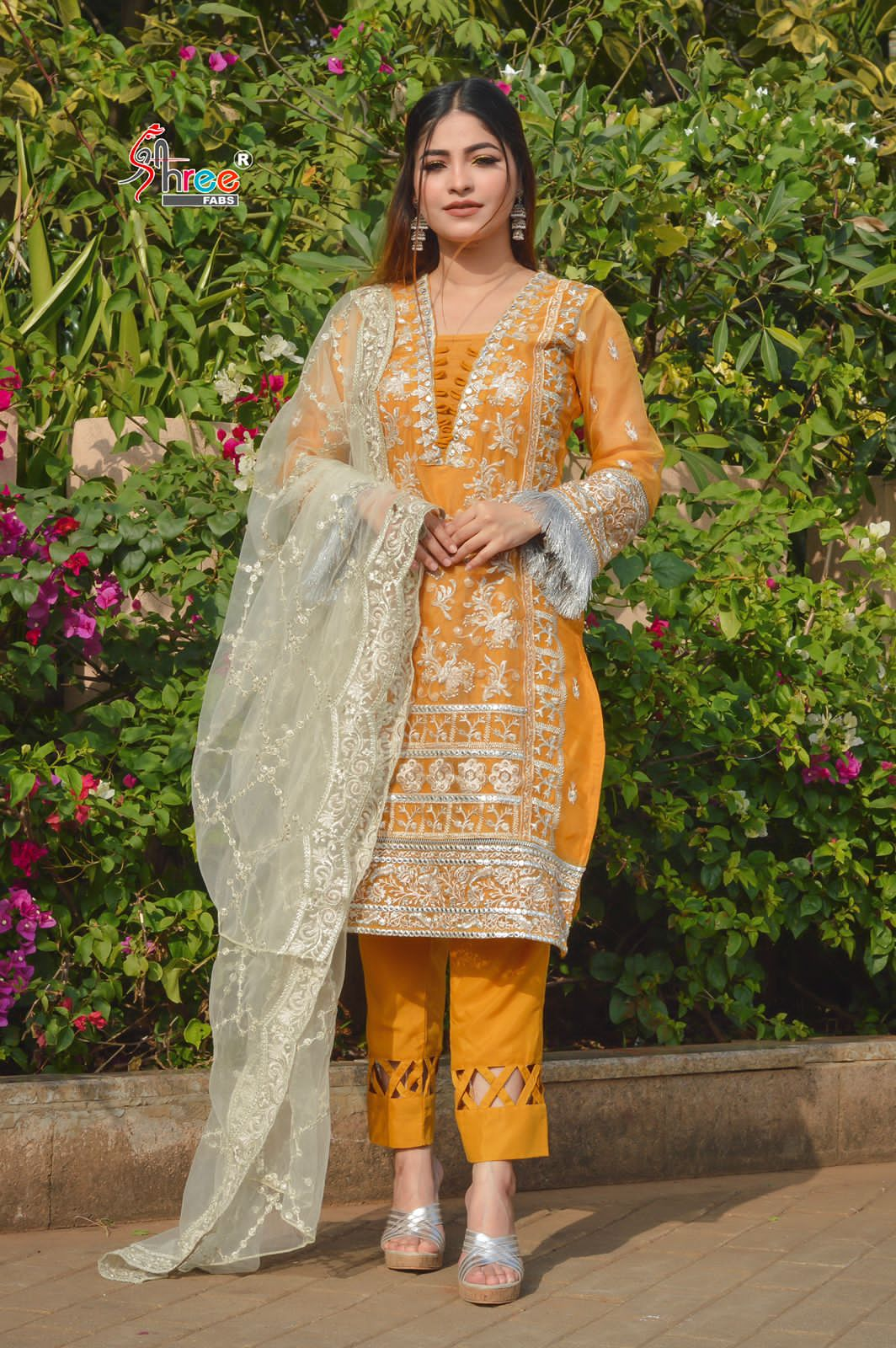 Shree Fabs Dno K 1422 Net With Beautiful Heavy Embroidery Work Stylish Designer Festive Wear Salwar Kameez