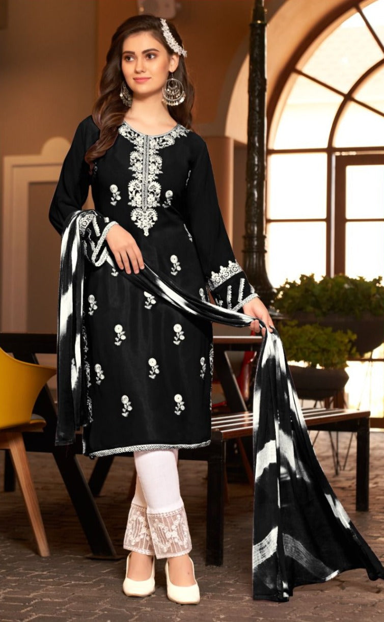 Zarqash Z 118 Georgette With Beautiful Heavy Embroidery Work Stylish Designer Party Wear Kurti